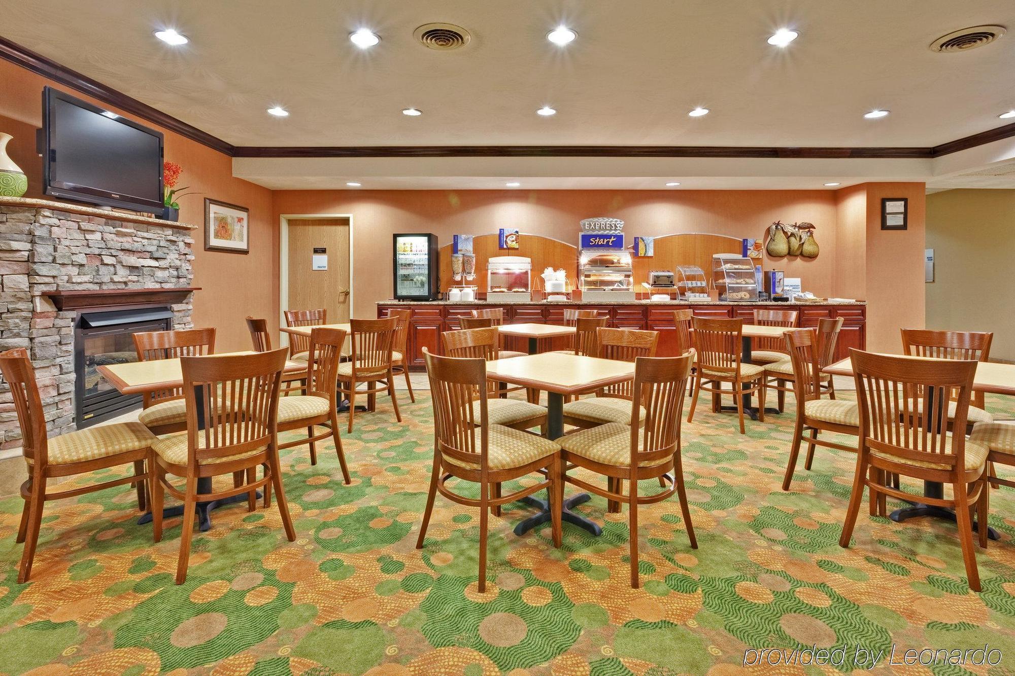 Hurricane Holiday Inn Express Winfield - Teays Valley מראה חיצוני תמונה