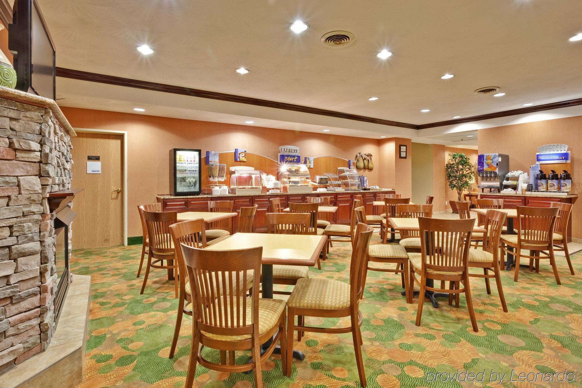 Hurricane Holiday Inn Express Winfield - Teays Valley מסעדה תמונה