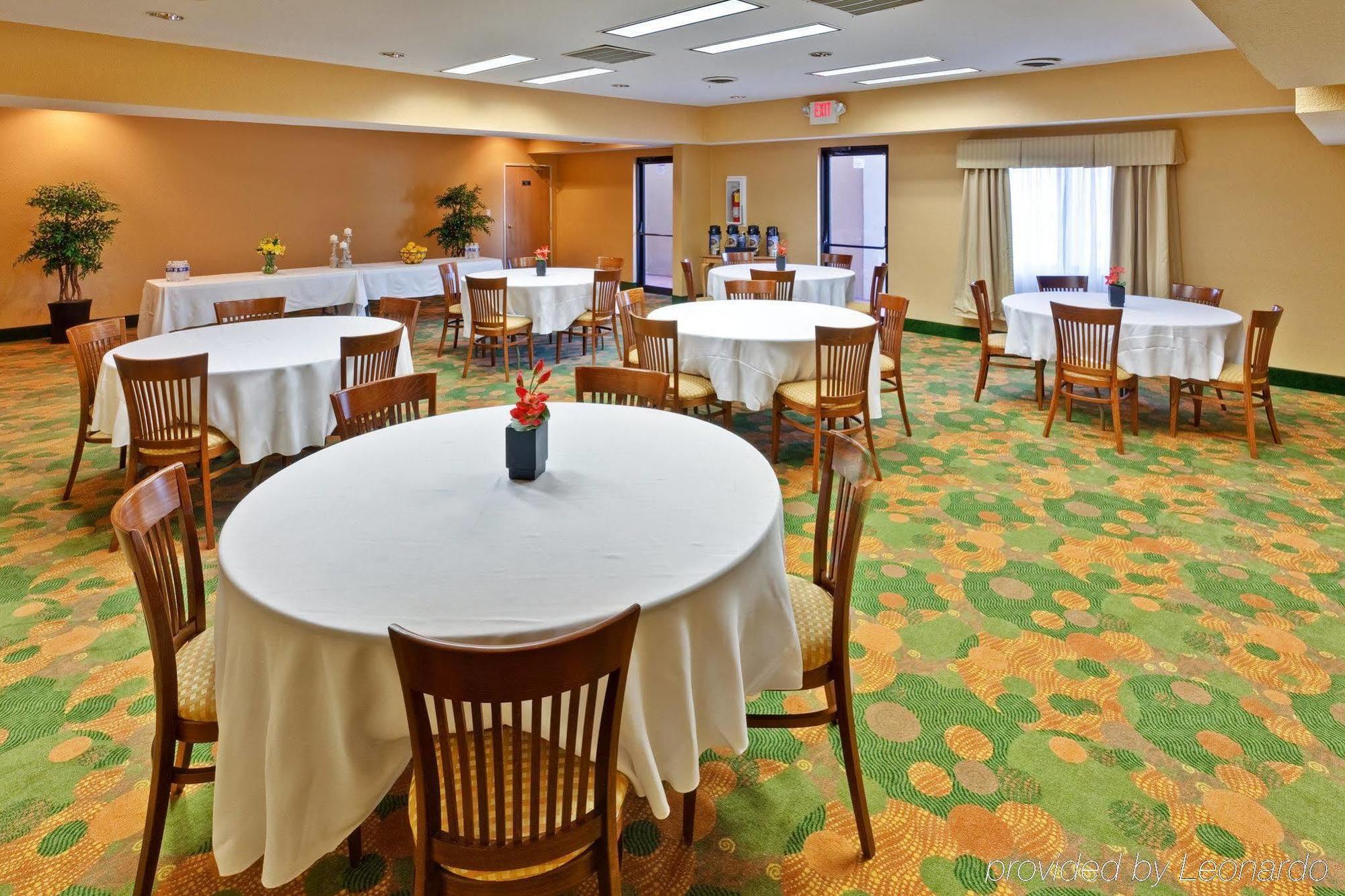 Hurricane Holiday Inn Express Winfield - Teays Valley מסעדה תמונה