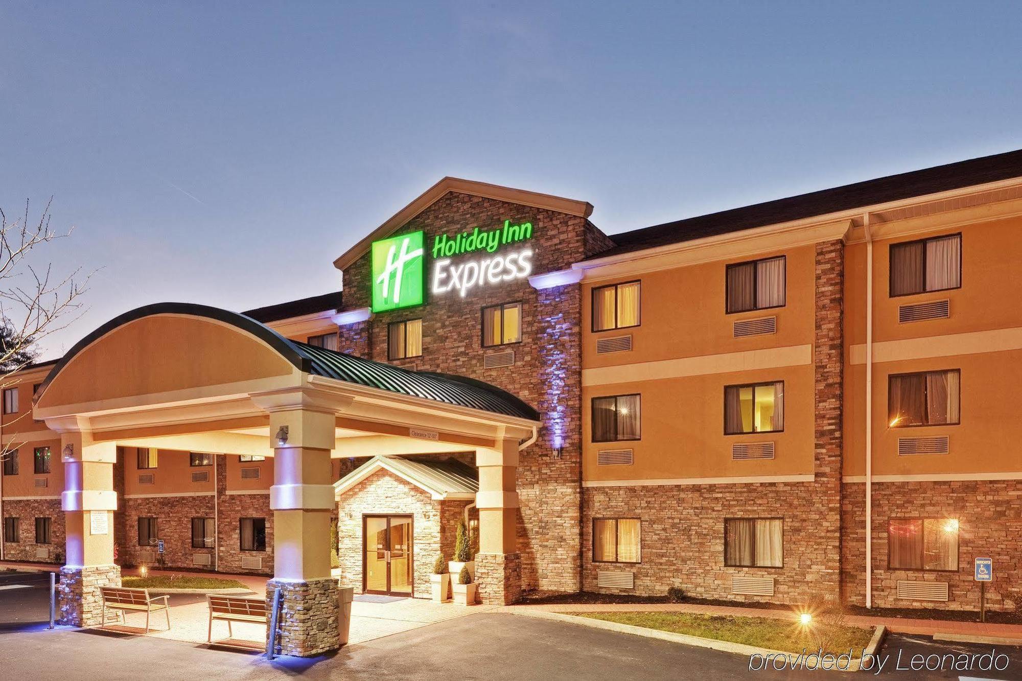 Hurricane Holiday Inn Express Winfield - Teays Valley מראה חיצוני תמונה