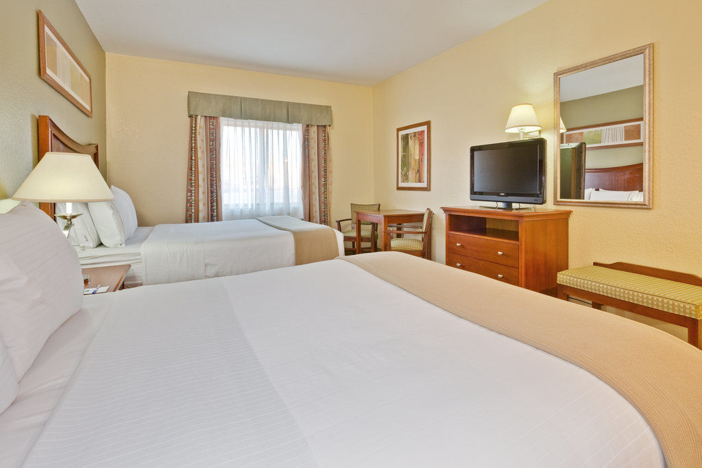Hurricane Holiday Inn Express Winfield - Teays Valley מראה חיצוני תמונה