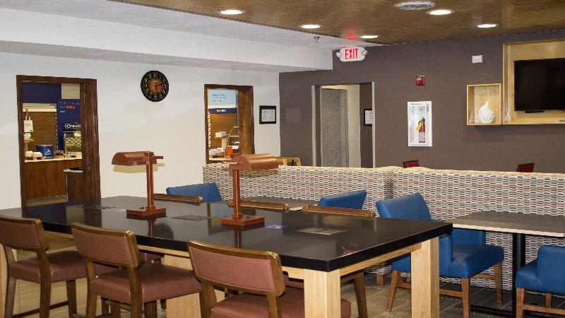 Hurricane Holiday Inn Express Winfield - Teays Valley מראה חיצוני תמונה